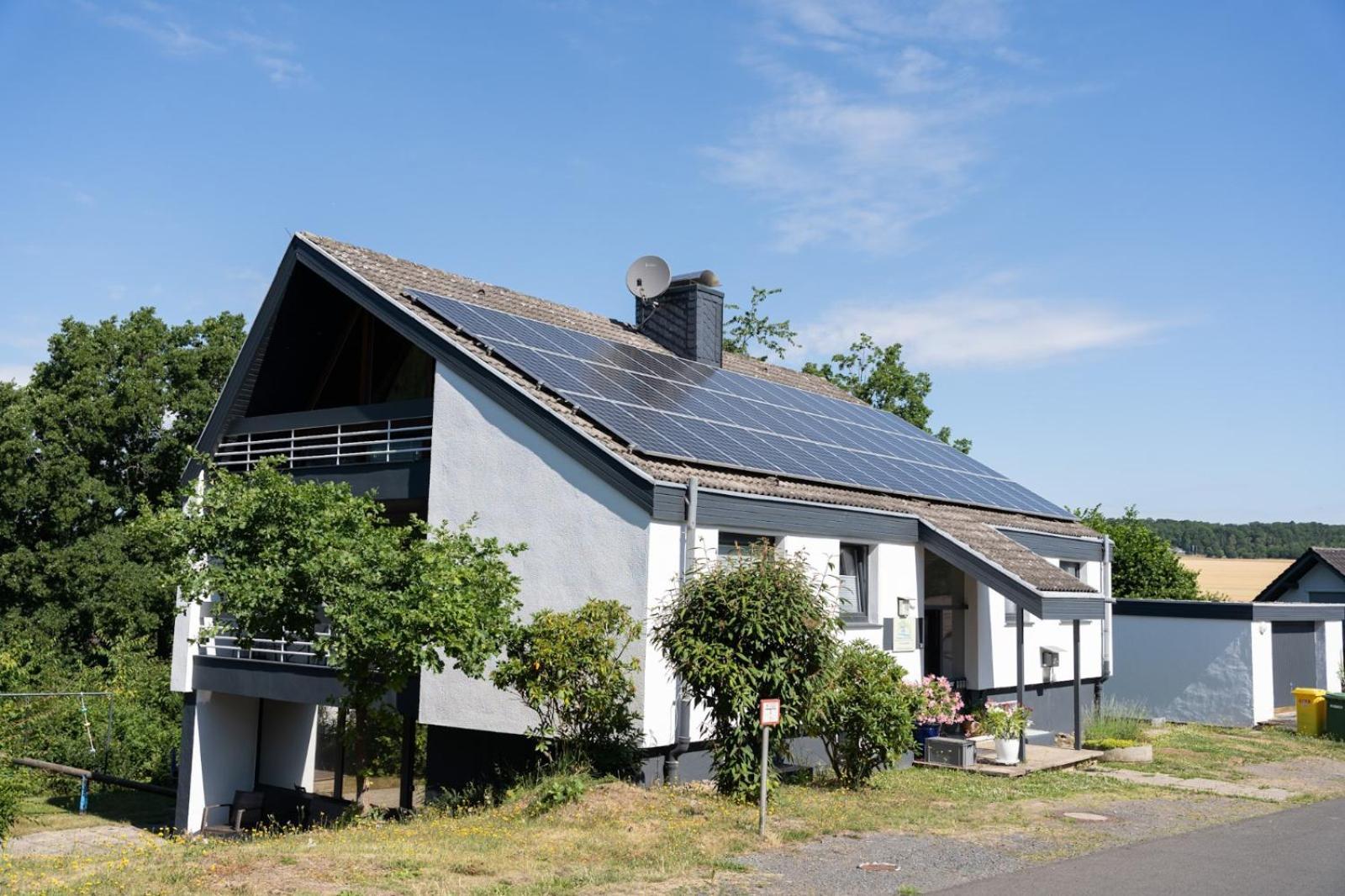 Ferienhaus Schoene Aussicht Ferienwohnung Rot Hemfurth-Edersee Exterior foto